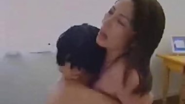 hot Japanese woman makes him bust a nut (camamor.com)