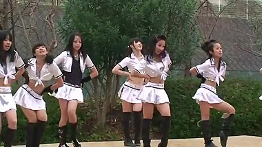 japanese sexy girls dancing