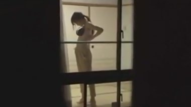 japanese_model_window_voyeur
