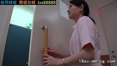 Japanese girl cheats during hospital visit to bf