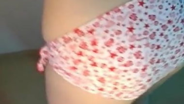 Yuka Tsubasa dances showing hairless pussy