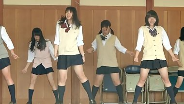 japanese mini skirt girls dancing