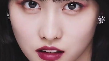Momo's Extremely Slutty Close-Up