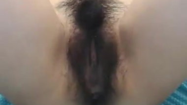 Hairy Japanese cam girl masturbating
