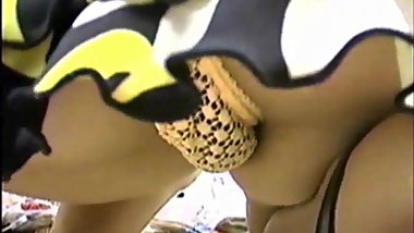 Japanese Girls Close-up Panties Pursuit