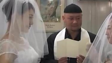 The girls wants to get married