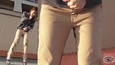 Woman who is leaking from her piss 2